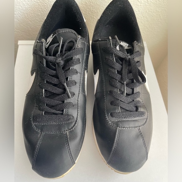 nike cortez size 10
